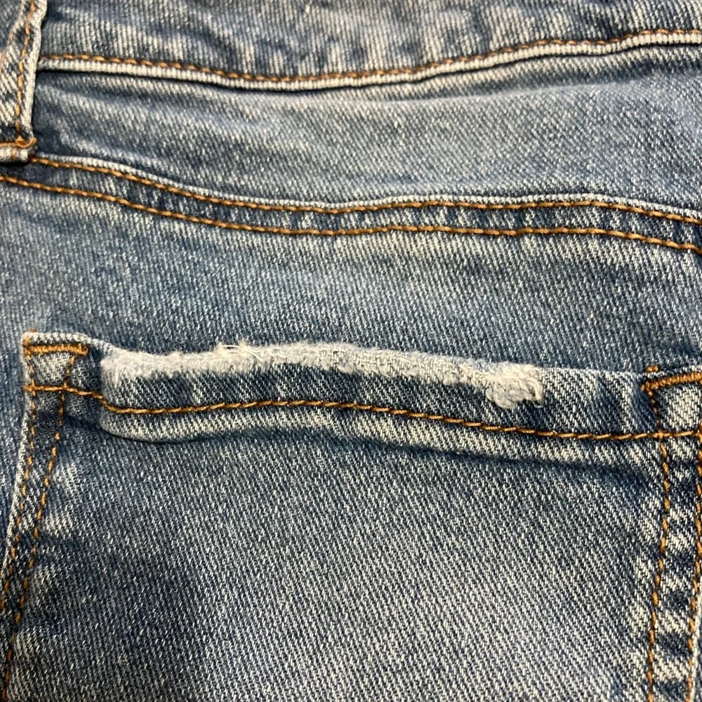 Sofia by Sofia Vergara Blue Relaxed Jeans - Picture 3 of 13